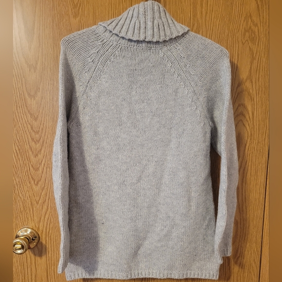 Forever 21 Gray Knit Sweater - Picture 2 of 7